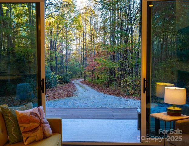 808 Mountain Cove Road, Hendersonville, NC 28792