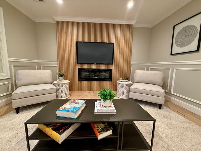 3 Narkin Court, Hicksville, NY 11801