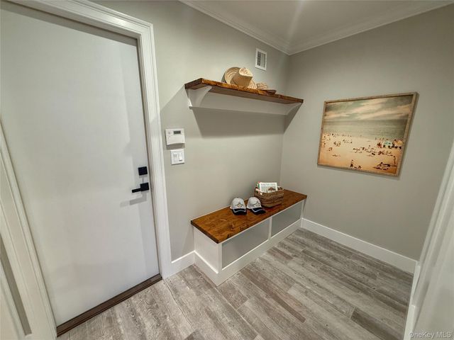 3 Narkin Court, Hicksville, NY 11801