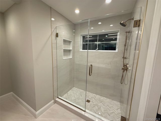 3 Narkin Court, Hicksville, NY 11801