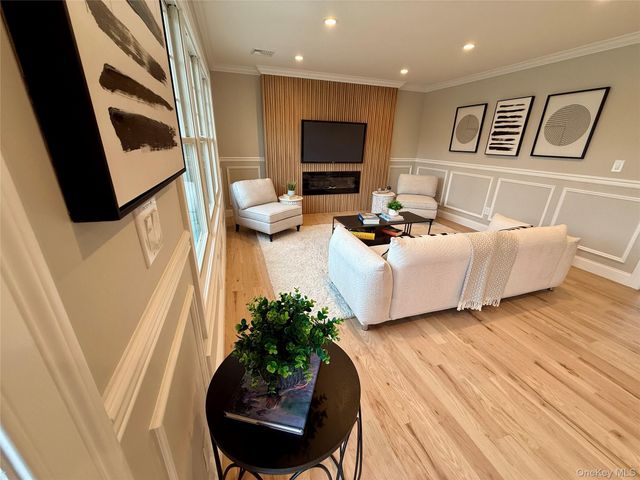 3 Narkin Court, Hicksville, NY 11801