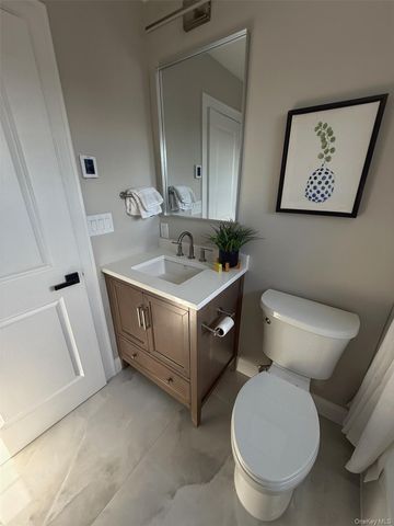 3 Narkin Court, Hicksville, NY 11801