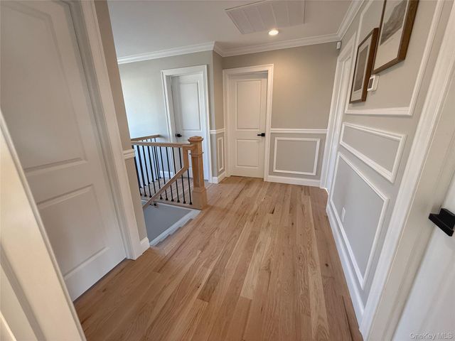 3 Narkin Court, Hicksville, NY 11801