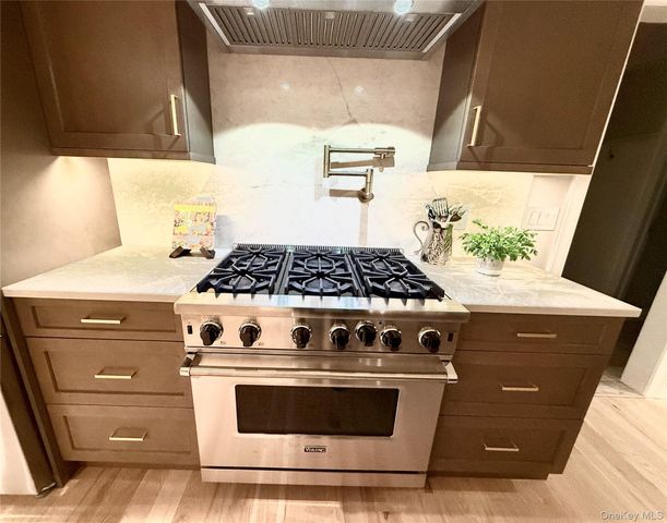 3 Narkin Court, Hicksville, NY 11801