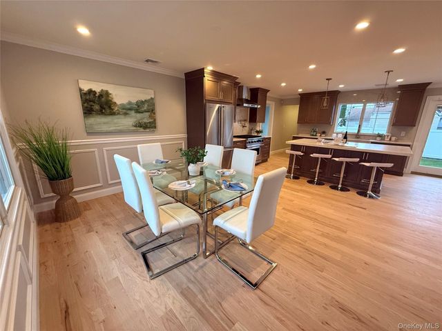 3 Narkin Court, Hicksville, NY 11801