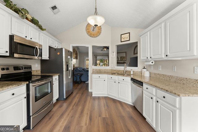 1360 Platinum Drive, Hoschton, GA 30548