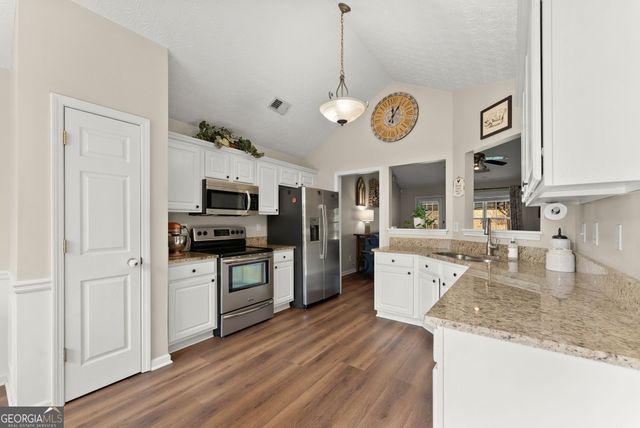 1360 Platinum Drive, Hoschton, GA 30548