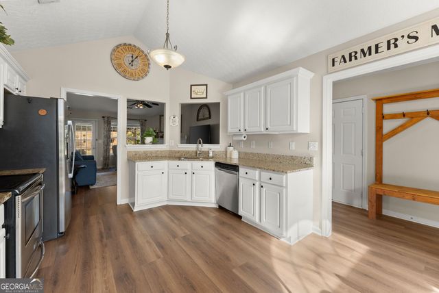 1360 Platinum Drive, Hoschton, GA 30548