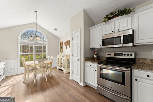 1360 Platinum Drive, Hoschton, GA 30548