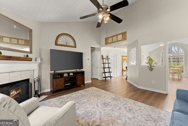 1360 Platinum Drive, Hoschton, GA 30548