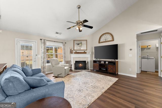 1360 Platinum Drive, Hoschton, GA 30548