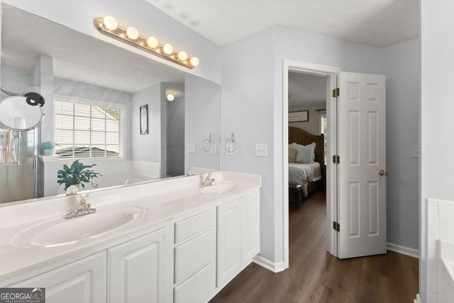 1360 Platinum Drive, Hoschton, GA 30548