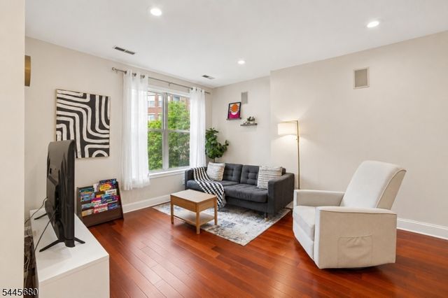 24 Ave At Port Imperial 215, West New York Town, NJ 07093