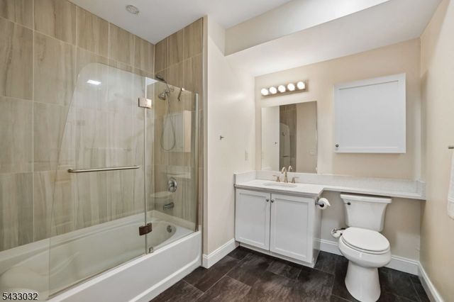 24 Ave At Port Imperial 215, West New York Town, NJ 07093