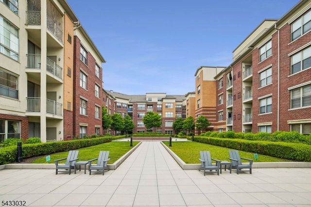 24 Ave At Port Imperial 215, West New York Town, NJ 07093