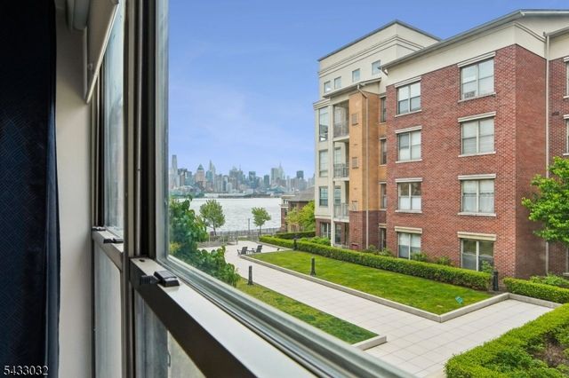 24 Ave At Port Imperial 215, West New York Town, NJ 07093