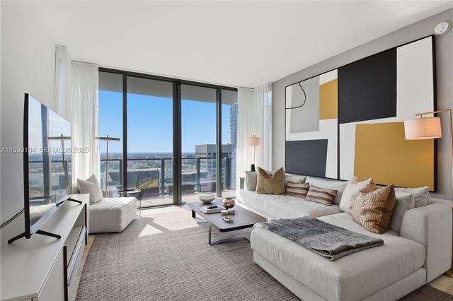 88 SW 7th St 2404, Miami, FL 33131