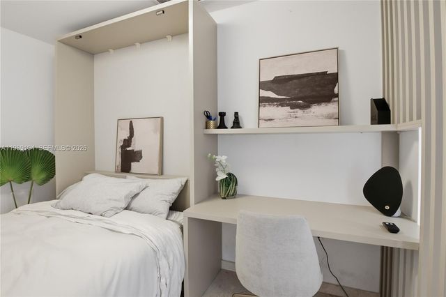 88 SW 7th St 2404, Miami, FL 33131