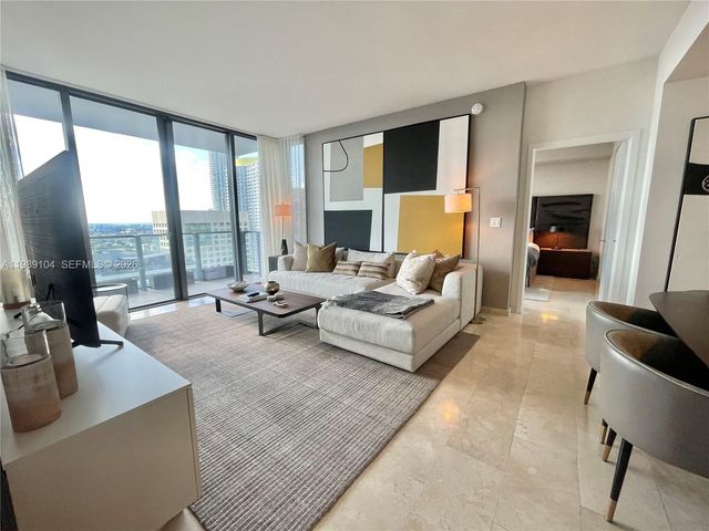 88 SW 7th St 2404, Miami, FL 33131