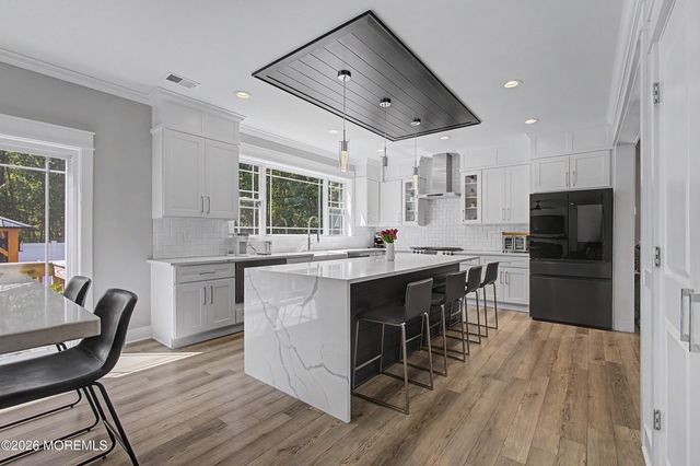 562 Egenolf Avenue, Bayville, NJ 08721