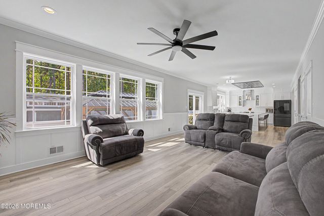 562 Egenolf Avenue, Bayville, NJ 08721