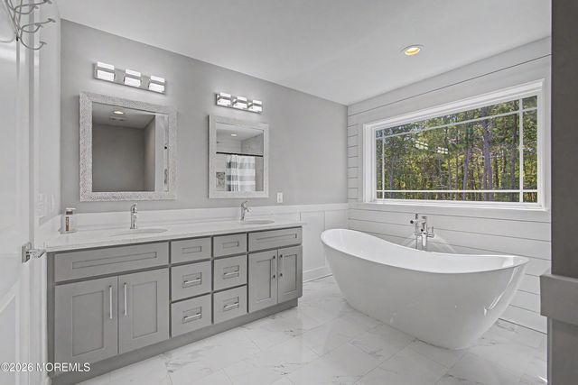 562 Egenolf Avenue, Bayville, NJ 08721