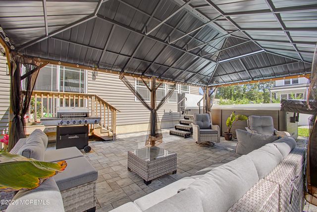 562 Egenolf Avenue, Bayville, NJ 08721