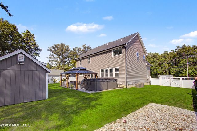 562 Egenolf Avenue, Bayville, NJ 08721