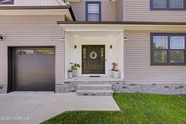 562 Egenolf Avenue, Bayville, NJ 08721
