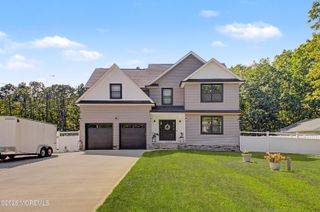 562 Egenolf Avenue, Bayville, NJ 08721