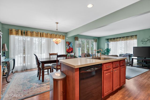 56 Violet Court, Toms River, NJ 08753