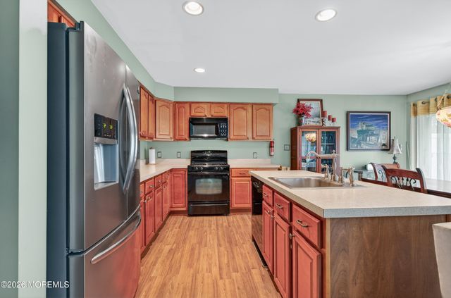 56 Violet Court, Toms River, NJ 08753