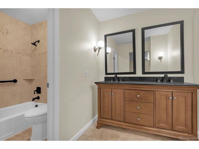4663 W Ponds Cir, Littleton, CO 80123
