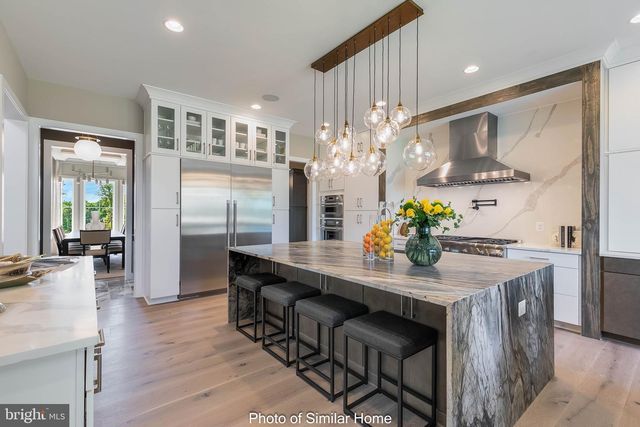 4805 FOX CHAPEL RD, Fairfax, VA 22030