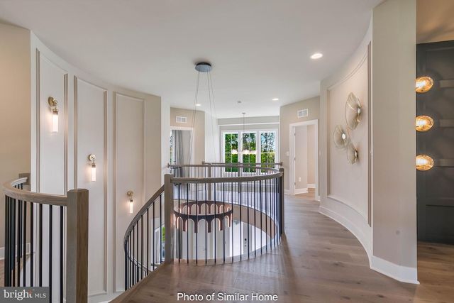 4805 FOX CHAPEL RD, Fairfax, VA 22030