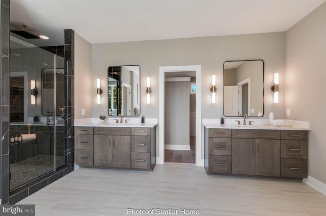 4805 FOX CHAPEL RD, Fairfax, VA 22030