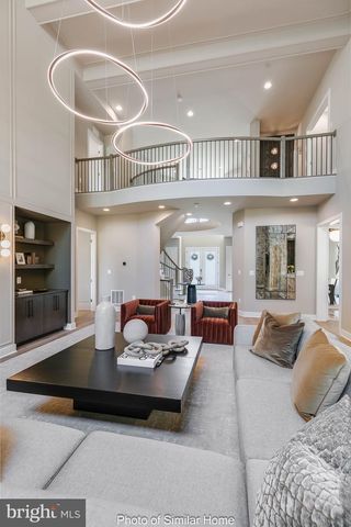 4805 FOX CHAPEL RD, Fairfax, VA 22030