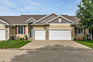 6054 Bradford Lane, Johnston, IA 50131