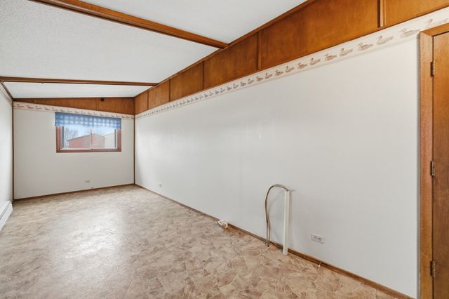 112 Sunrise Lane, Montezuma, IA 50171