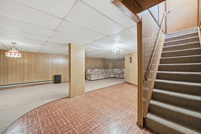 112 Sunrise Lane, Montezuma, IA 50171