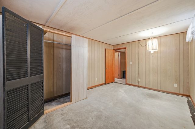 112 Sunrise Lane, Montezuma, IA 50171