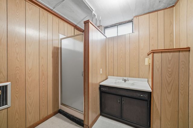 112 Sunrise Lane, Montezuma, IA 50171