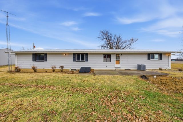 112 Sunrise Lane, Montezuma, IA 50171