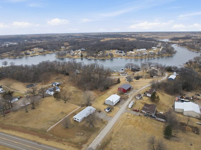 112 Sunrise Lane, Montezuma, IA 50171