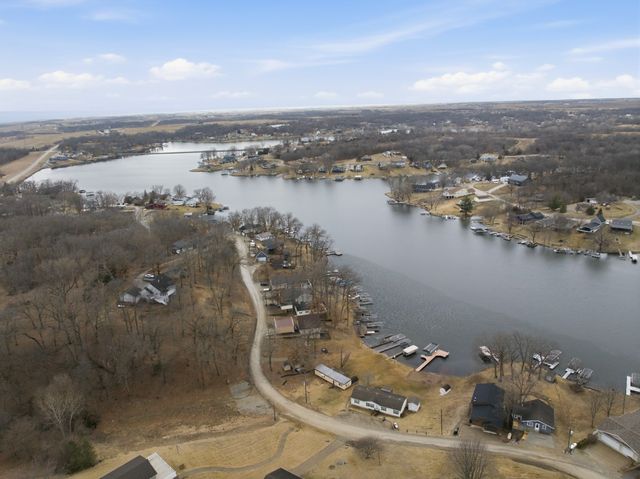 112 Sunrise Lane, Montezuma, IA 50171