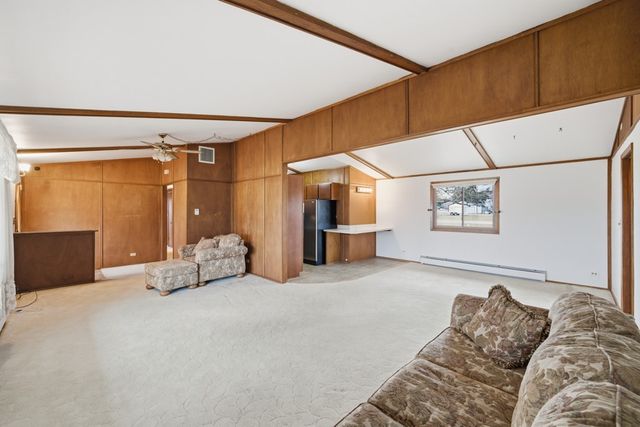 112 Sunrise Lane, Montezuma, IA 50171