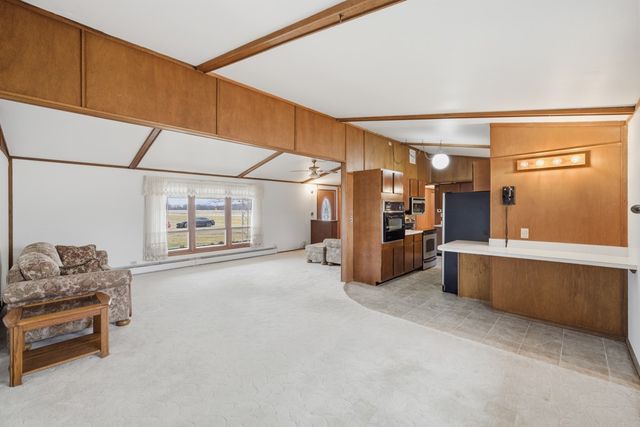 112 Sunrise Lane, Montezuma, IA 50171