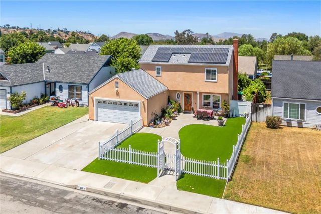 1001 Oak Glen, Colton, CA 92324