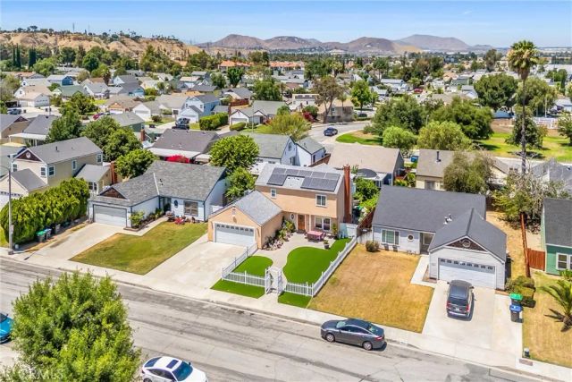 1001 Oak Glen, Colton, CA 92324