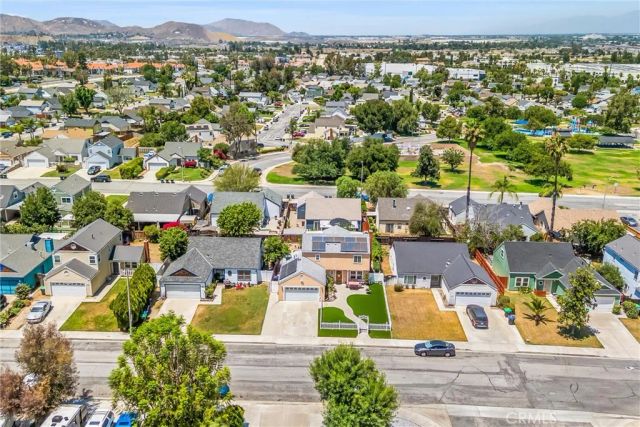 1001 Oak Glen, Colton, CA 92324